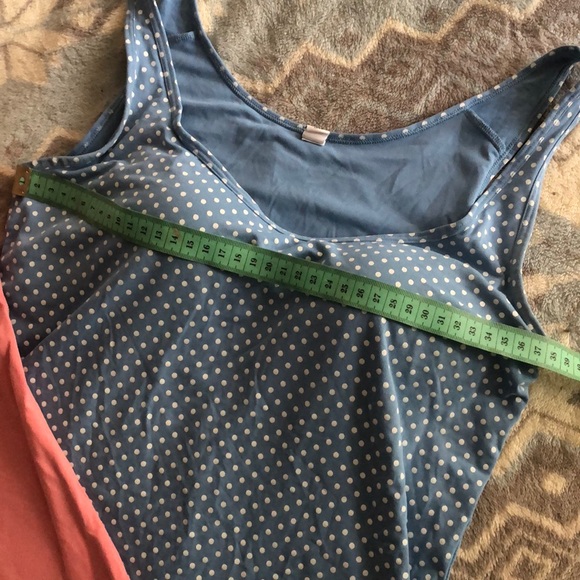 Two tanks together UNIQLO + VS - Picture 2 of 8